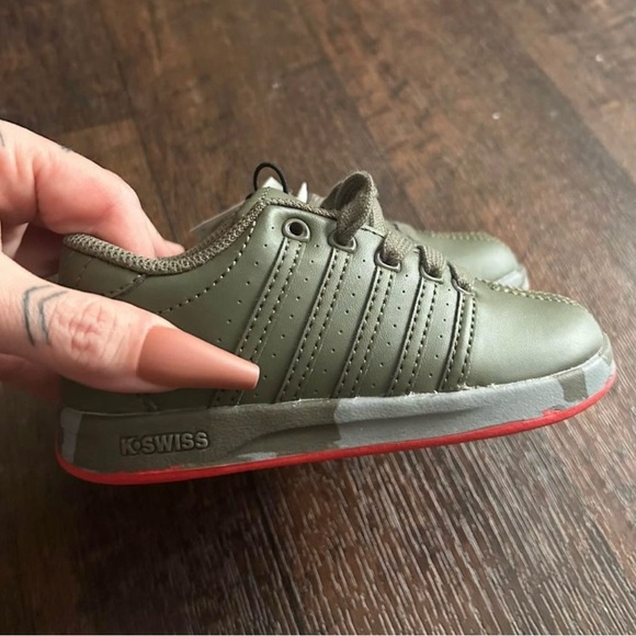 ⭐️$10 if Bundled⭐️ NWT Green K-Swiss - Picture 4 of 7